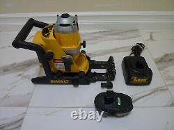 DeWALT DWO73 Cordless Rotary Self leveling Laser with LASER TARGE CARD