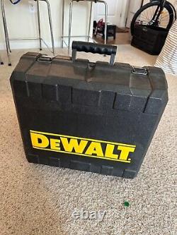 New DeWalt Rotary Laser Leveler DW077 with Remote and Batter NEVER USED