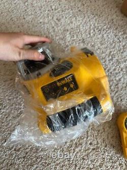 New DeWalt Rotary Laser Leveler DW077 with Remote and Batter NEVER USED