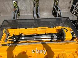 Spectra Precision LL300N Laser Level, Self Leveling Kit with HL450 Receiver