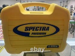 Spectra Precision Ll300n Self Leveling Rotary Whit Hl450 Reciver And Case