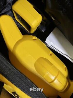 DEWALT DW074KD Kit laser rotatif intérieur/extérieur autonivelant de 100 pieds