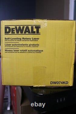 Dewalt Dw074kd Intérieur Et Laser Rotatif Extérieur Auto-nivellement Avec Accessoires
