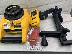 Ensemble laser rotatif intérieur/extérieur autonivelant DEWALT DW074KD 100 pieds