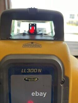 Laser de nivellement automatique Spectra Precision LL300N avec trépied + récepteur HL450