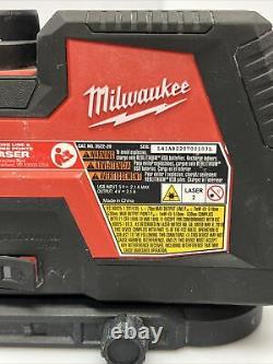 Milwaukee 3522-20 Cross Line & Plumb Points Niveau Laser