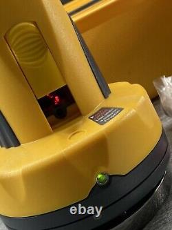 Niveau laser autonivelant RoboToolz RoboLaser RT-7210-1 avec télécommande à 3 vitesses et étui de contrôle à distance